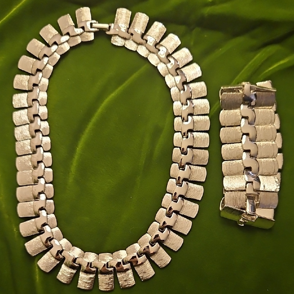 Silver-Textured Link 16" Necklace and 7" Bracelet Set - Women's Jewelry